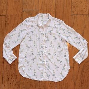 Sophisticated, feminine SP Loft blouse, soft pink with floral design- never worn